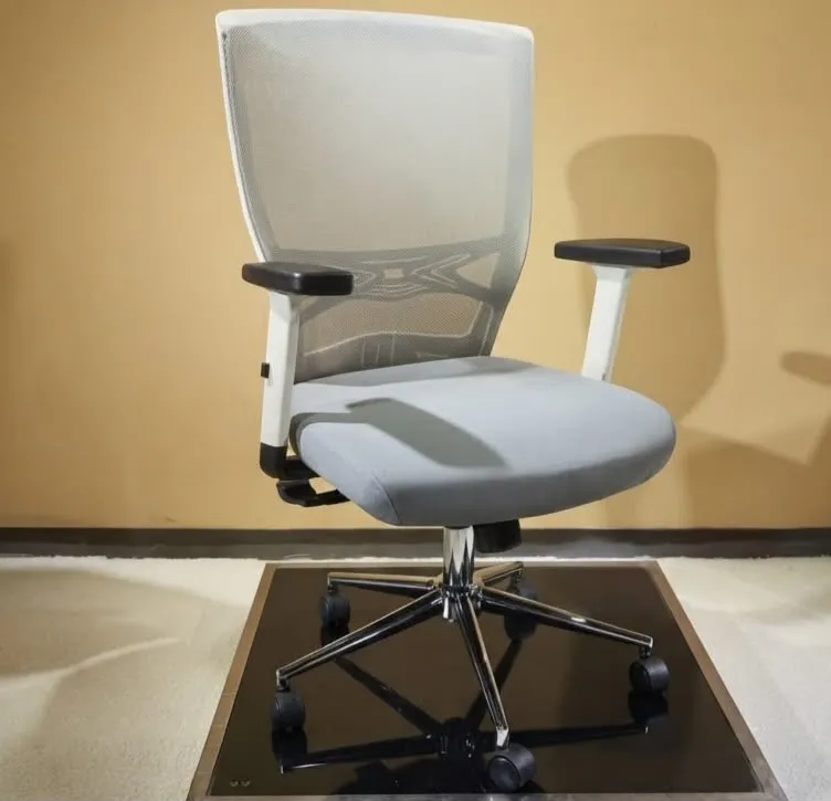  Chaise KB-8927 Structure blanche ; matériau du dossier : gris ; matériau de l'assise : gris ; accoudoirs 1D ; pieds électroplaqués.1/PCS