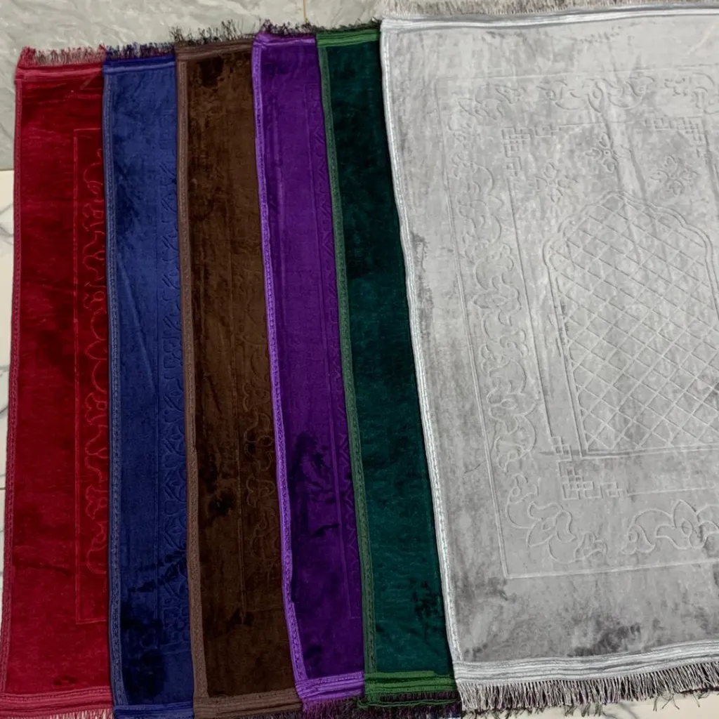04 Tapis de prière uni 80*120